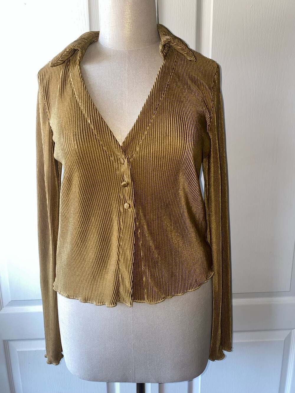 Forever 21 Gold Plisse Lettuce Hem Button-Up Cardigan